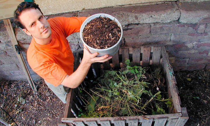 The 12 Best Countertop Compost Bins To Buy
