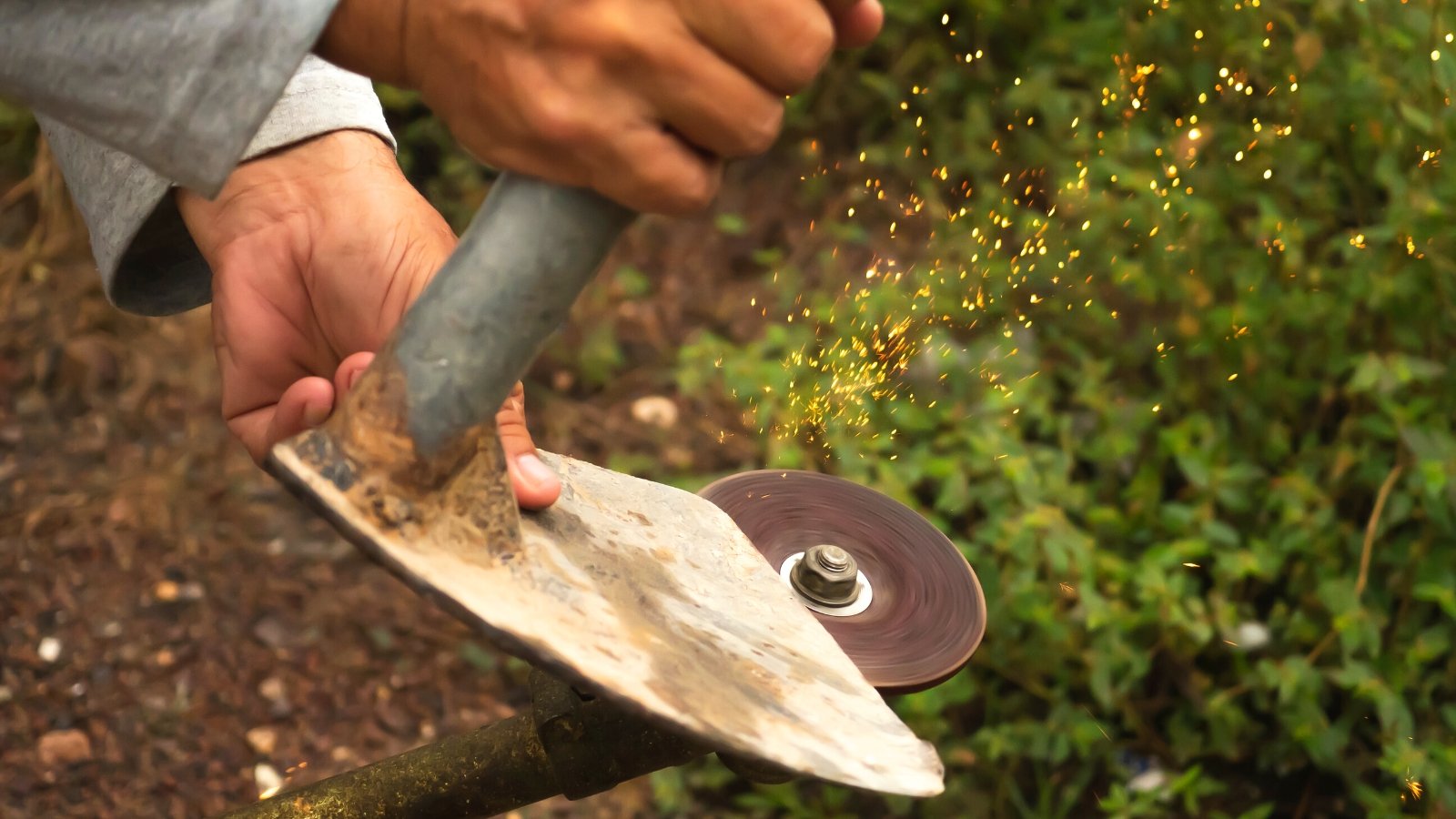 how to sharpen garden tools